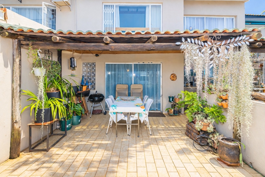 3 Bedroom Property for Sale in Kosmos North West